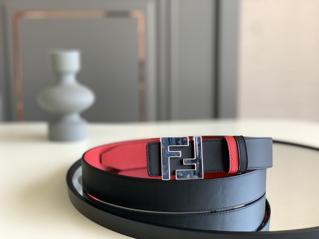 Fendi 五金做工精细 线条流畅 表面光滑 𝐙𝐏电镀工艺 香港通关【𝐇𝐀𝐀𝐒】 进口皮料