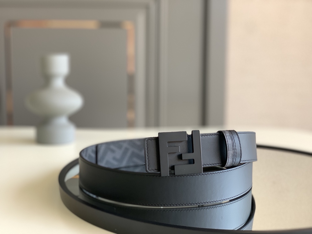 Fendi 五金做工精细 线条流畅 表面光滑 𝐙𝐏电镀工艺 香港通关【𝐇𝐀𝐀𝐒】 进口皮料