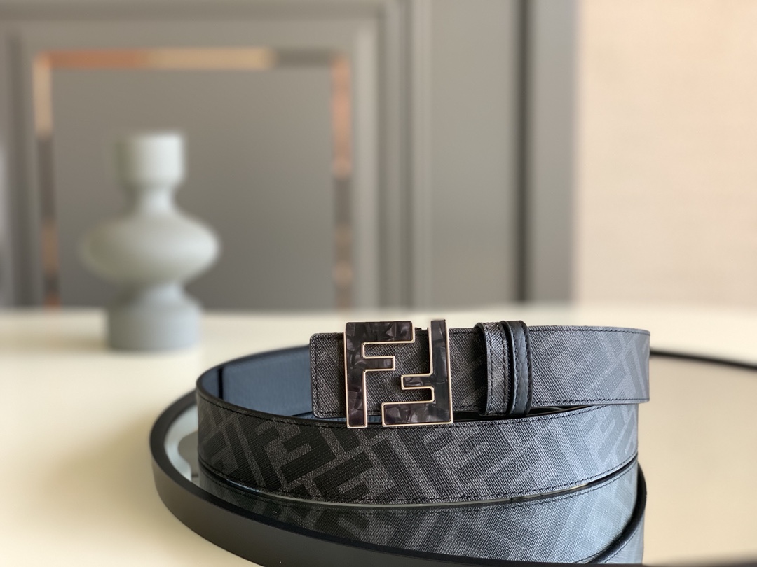 Fendi 五金做工精细 线条流畅 表面光滑 𝐙𝐏电镀工艺 香港通关【𝐇𝐀𝐀𝐒】 进口皮料