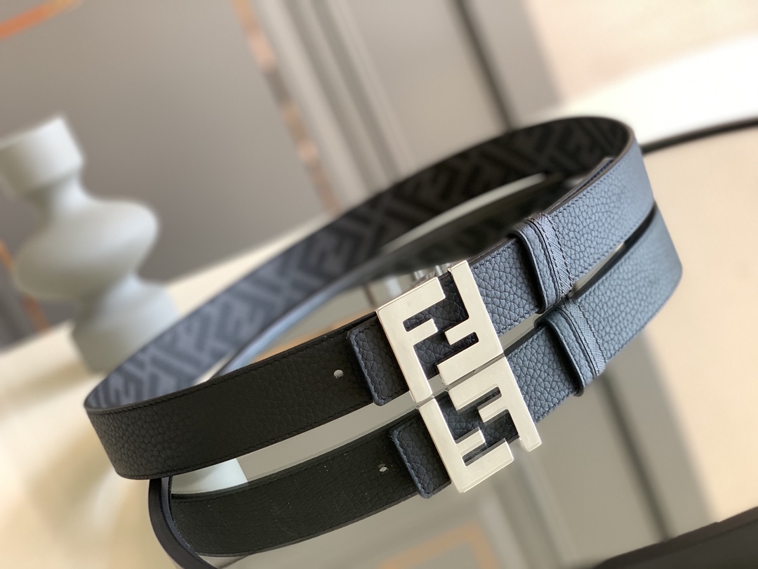 Fendi 五金做工精细 线条流畅 表面光滑 𝐙𝐏电镀工艺 香港通关【𝐇𝐀𝐀𝐒】 进口皮料
