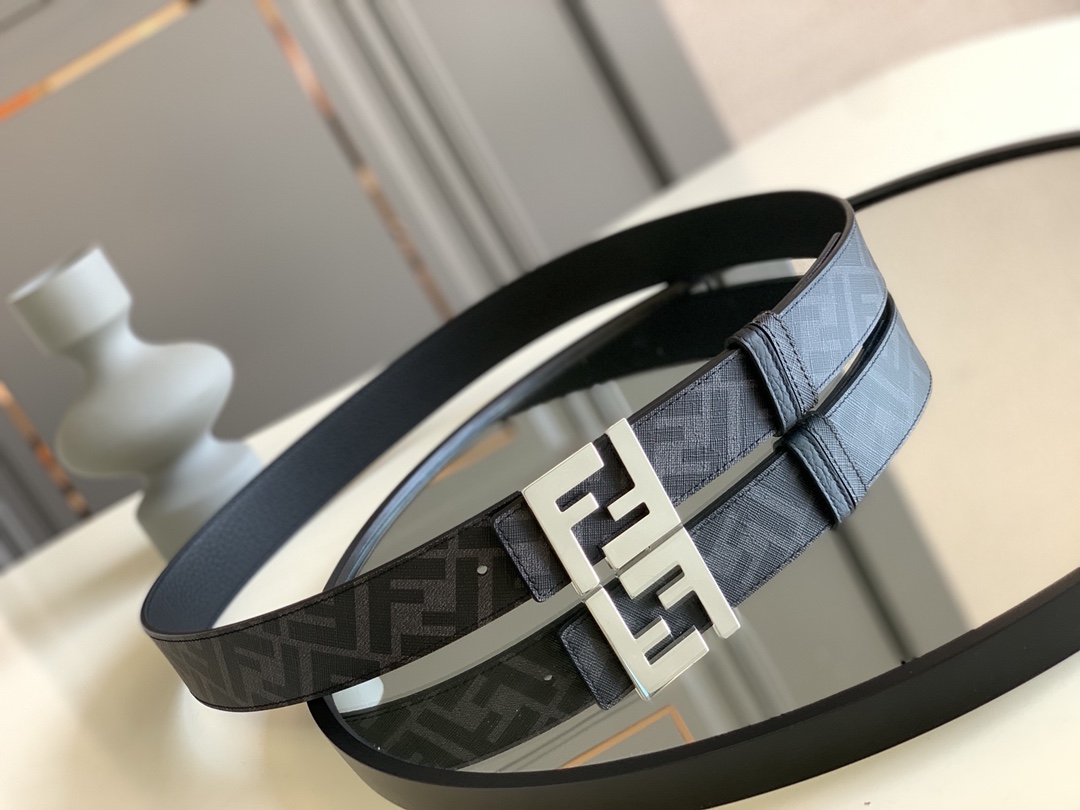 Fendi 五金做工精细 线条流畅 表面光滑 𝐙𝐏电镀工艺 香港通关【𝐇𝐀𝐀𝐒】 进口皮料