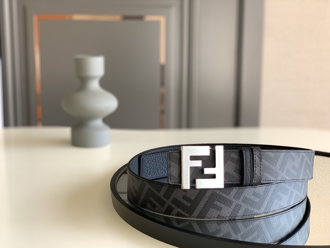 Fendi 五金做工精细 线条流畅 表面光滑 𝐙𝐏电镀工艺 香港通关【𝐇𝐀𝐀𝐒】 进口皮料
