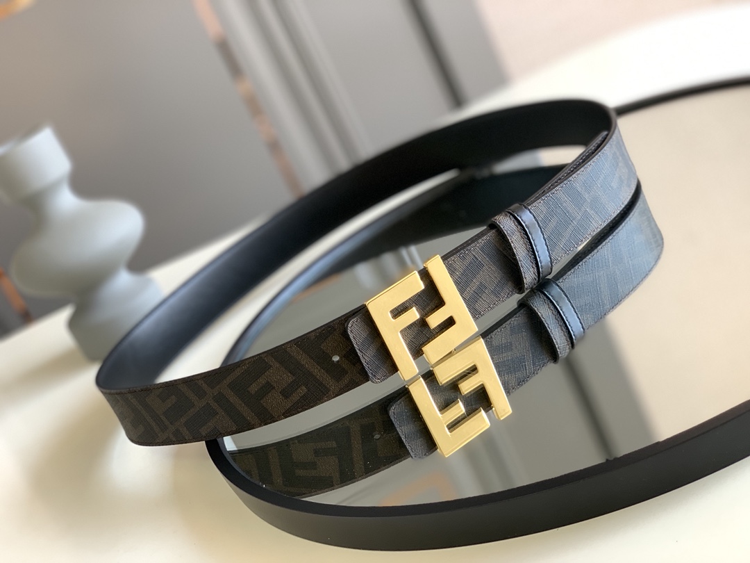 Fendi 五金做工精细 线条流畅 表面光滑 𝐙𝐏电镀工艺 香港通关【𝐇𝐀𝐀𝐒】 进口皮料
