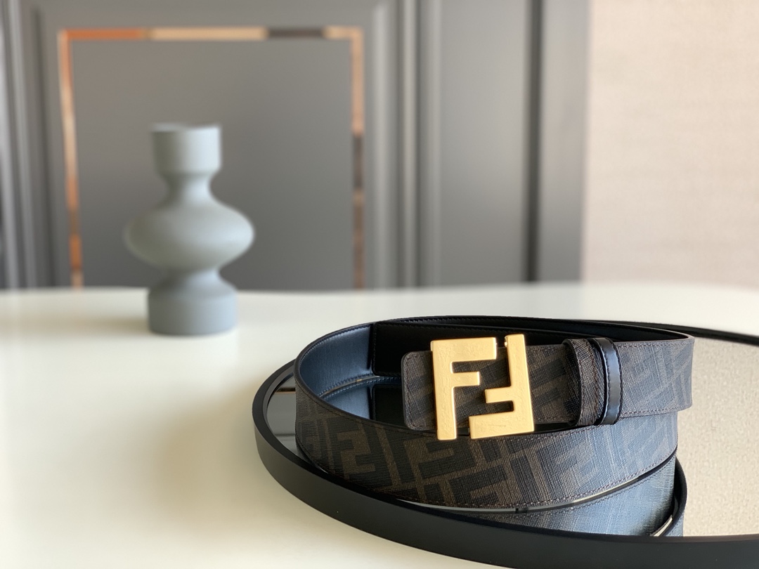 Fendi 五金做工精细 线条流畅 表面光滑 𝐙𝐏电镀工艺 香港通关【𝐇𝐀𝐀𝐒】 进口皮料