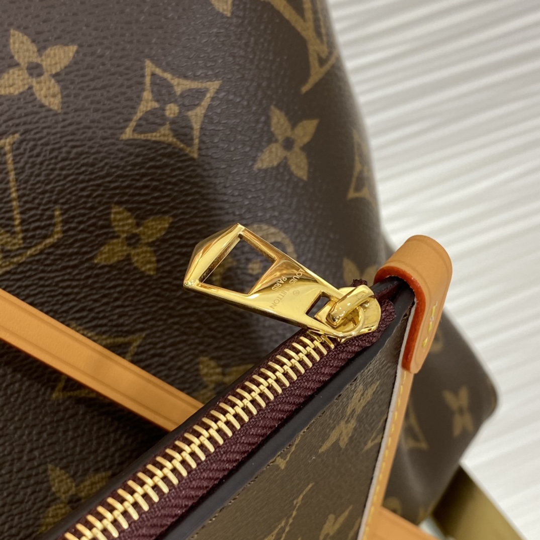 Louis Vuitton M46197 Monogram shoulder