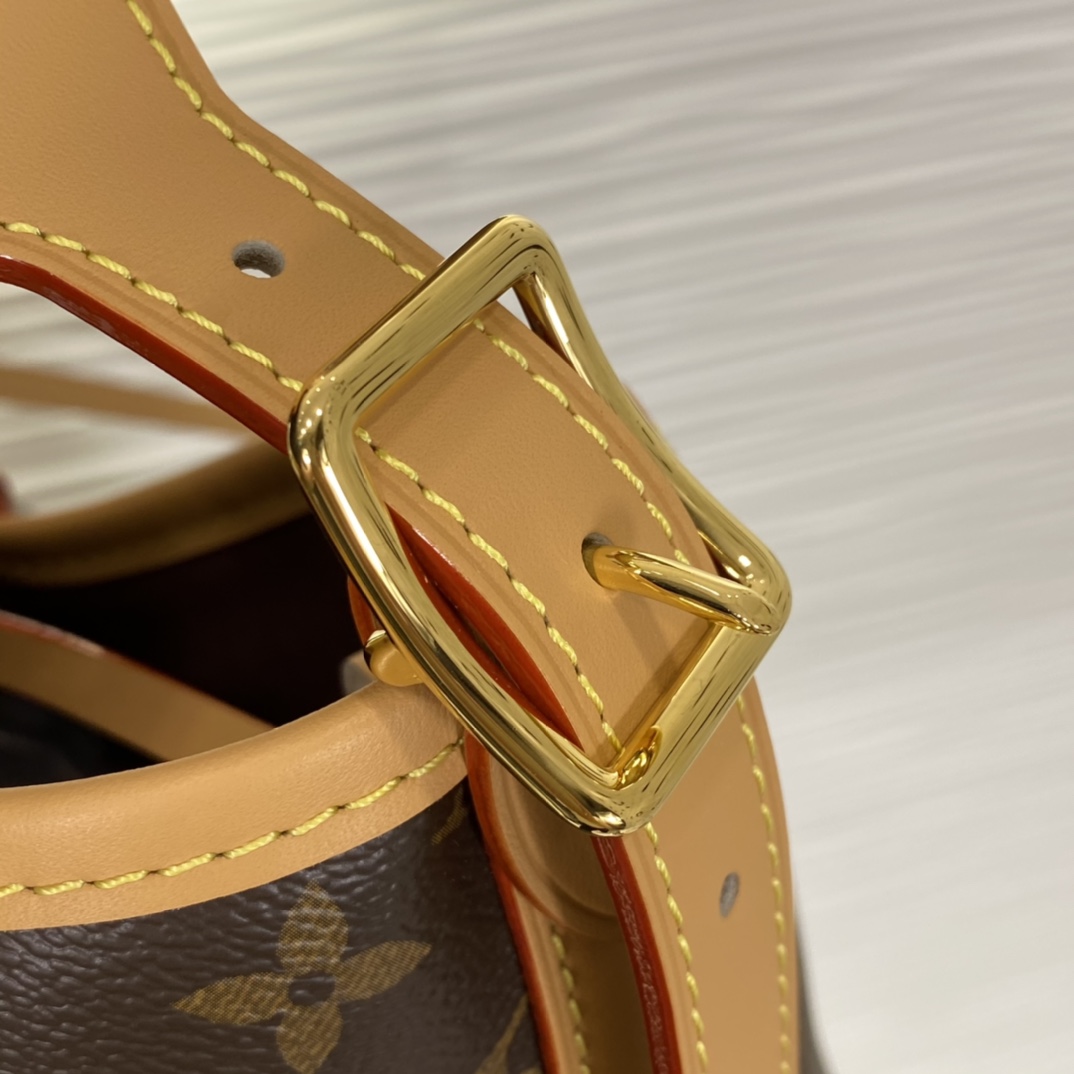 LV bag 848 M46203 A Monogram — photo 4