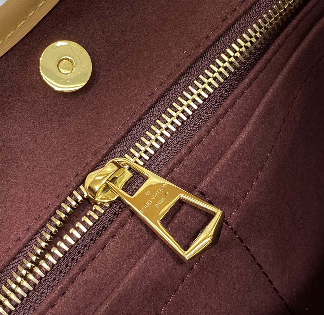 LV bag 848 M46203 A Monogram — photo 9