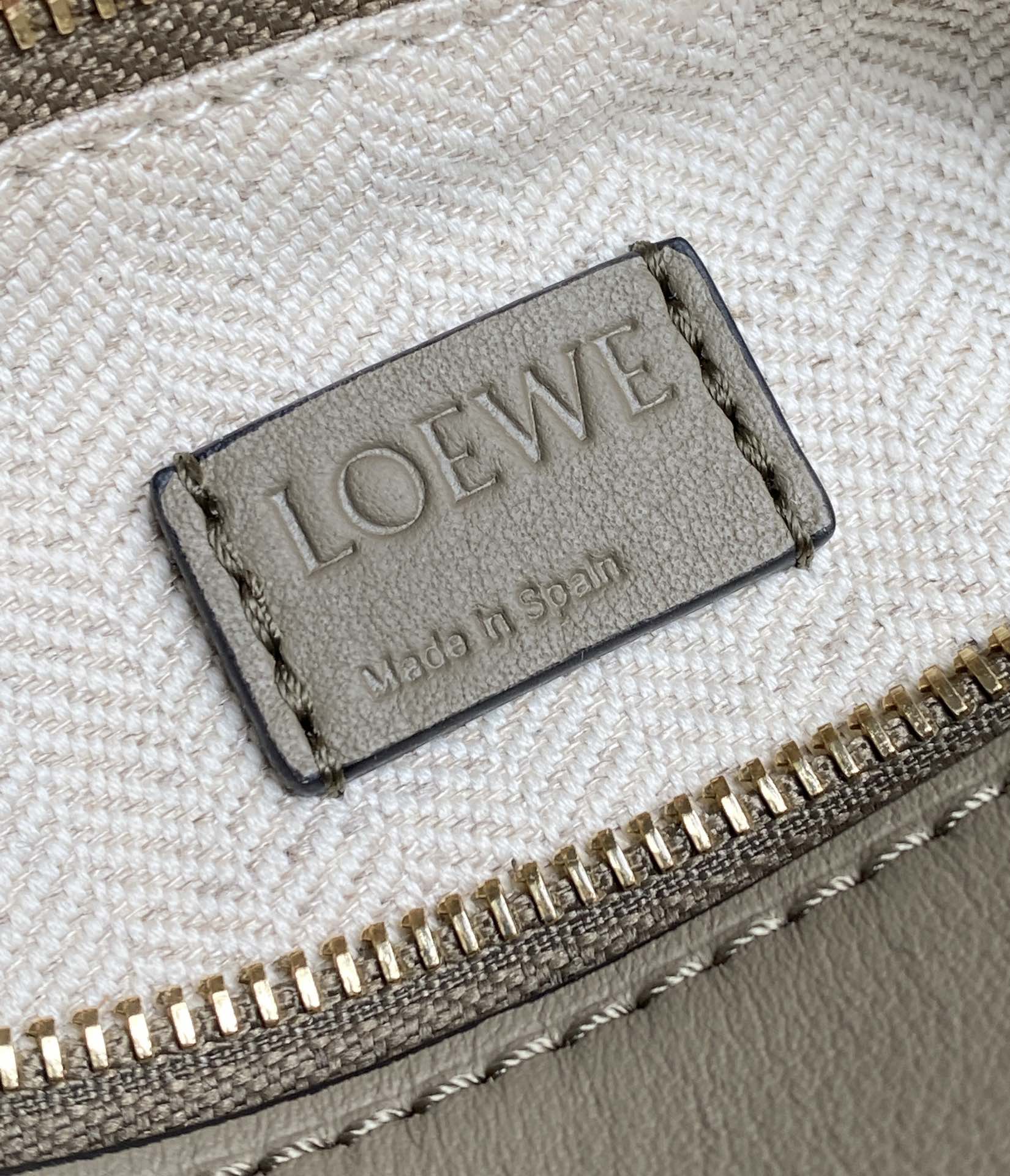 LOEWE Puzzle 18CM Mini bag 几何包 0680拼接月桂绿