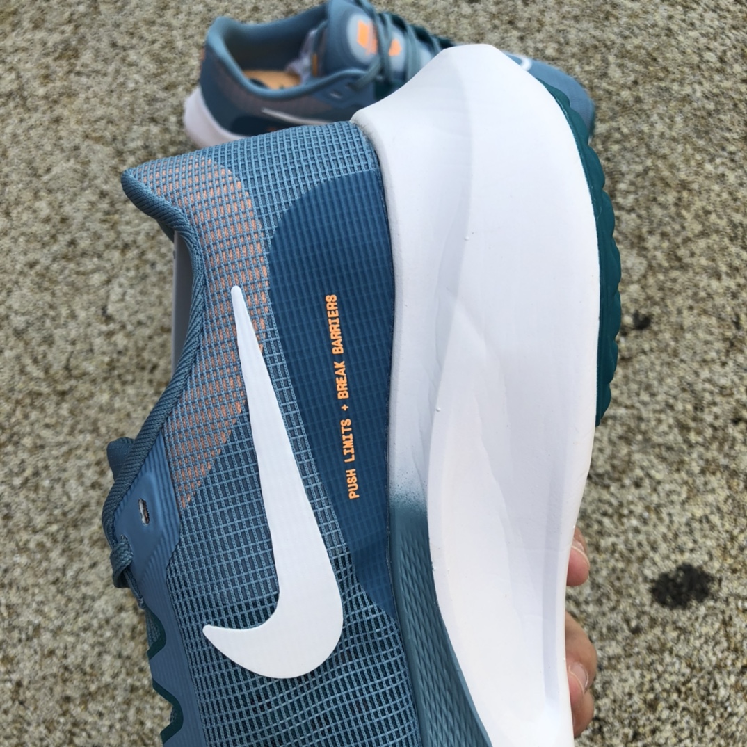 260  Nike Zoom Fly 5耐克缓震碳板马拉松男女跑步 dm8968-400