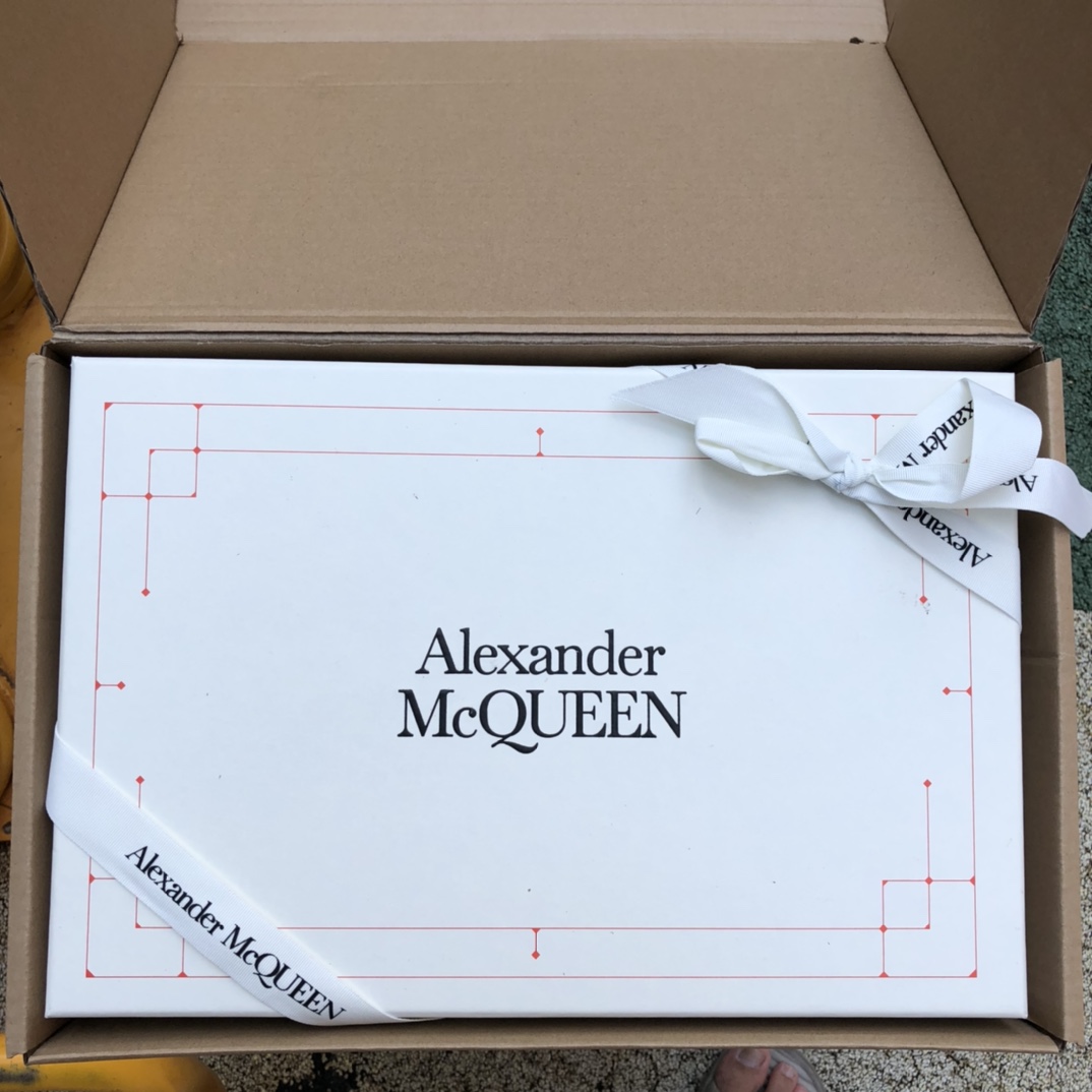 Alexander McQueen McQueen white shoes