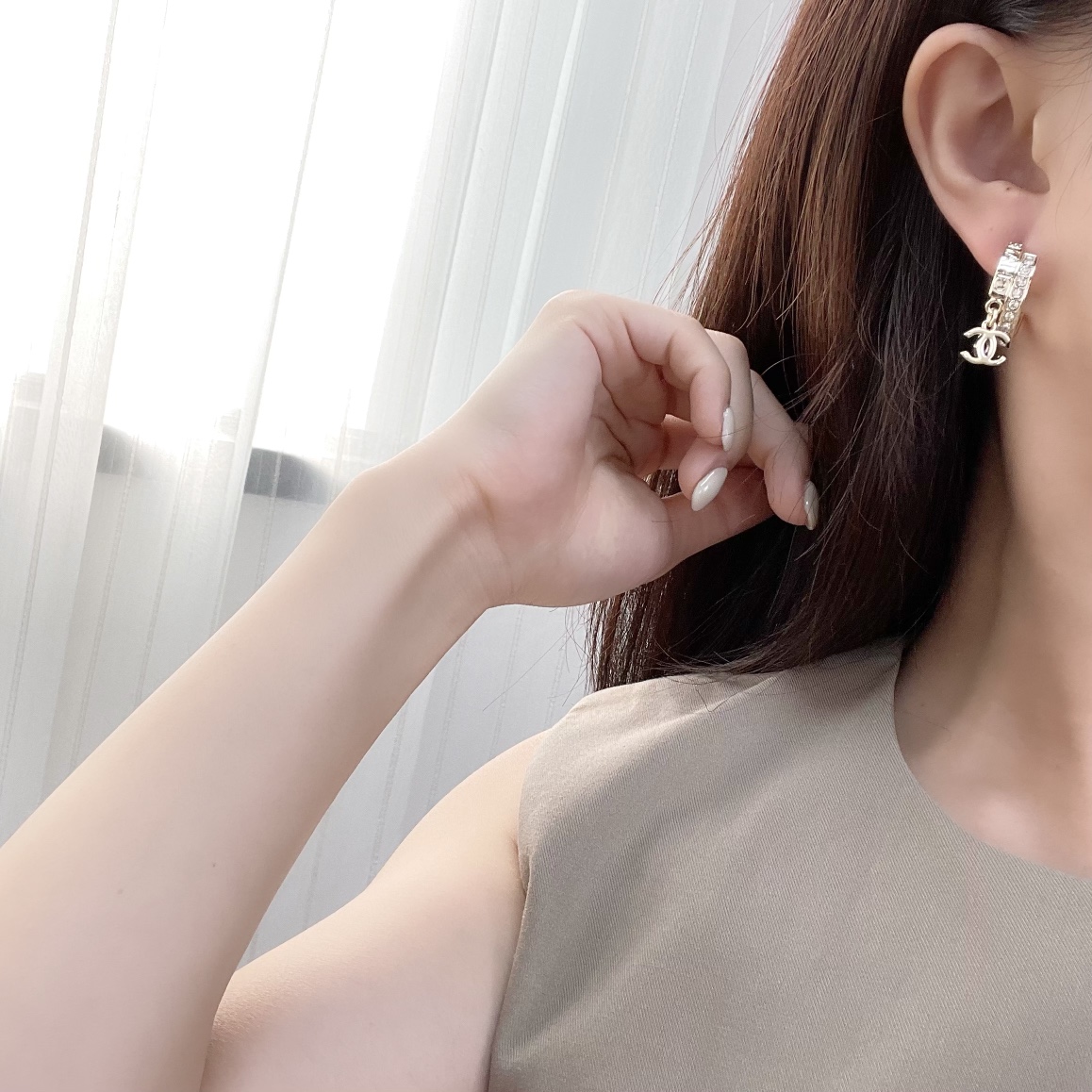 新款☑️CHANEL香奈儿c2双c满钻耳钉耳环