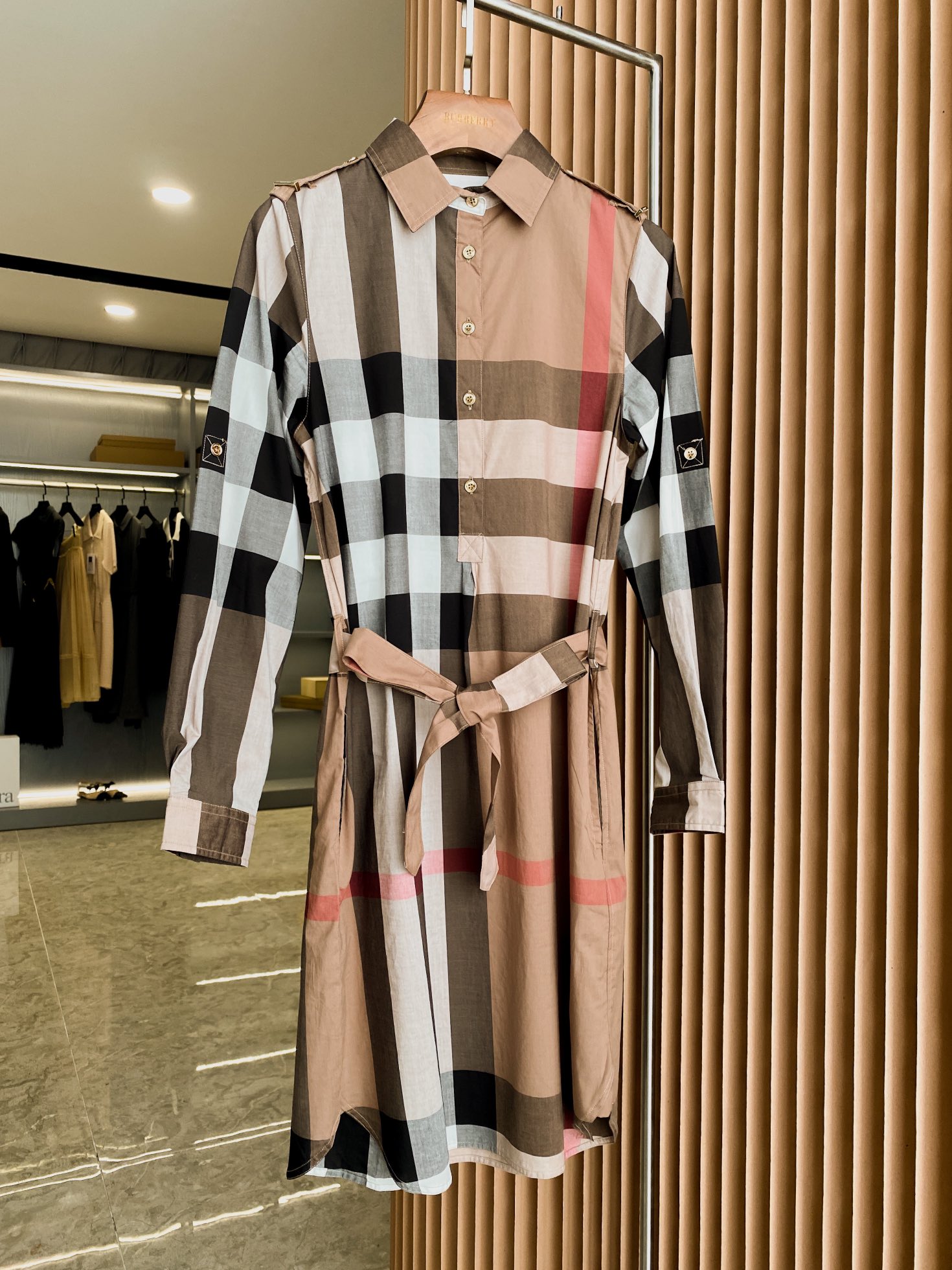 Burberry Vintage Plaid Belt Shirt Dress Classic Fit,Casual Style 2 i1660314999 5794 1