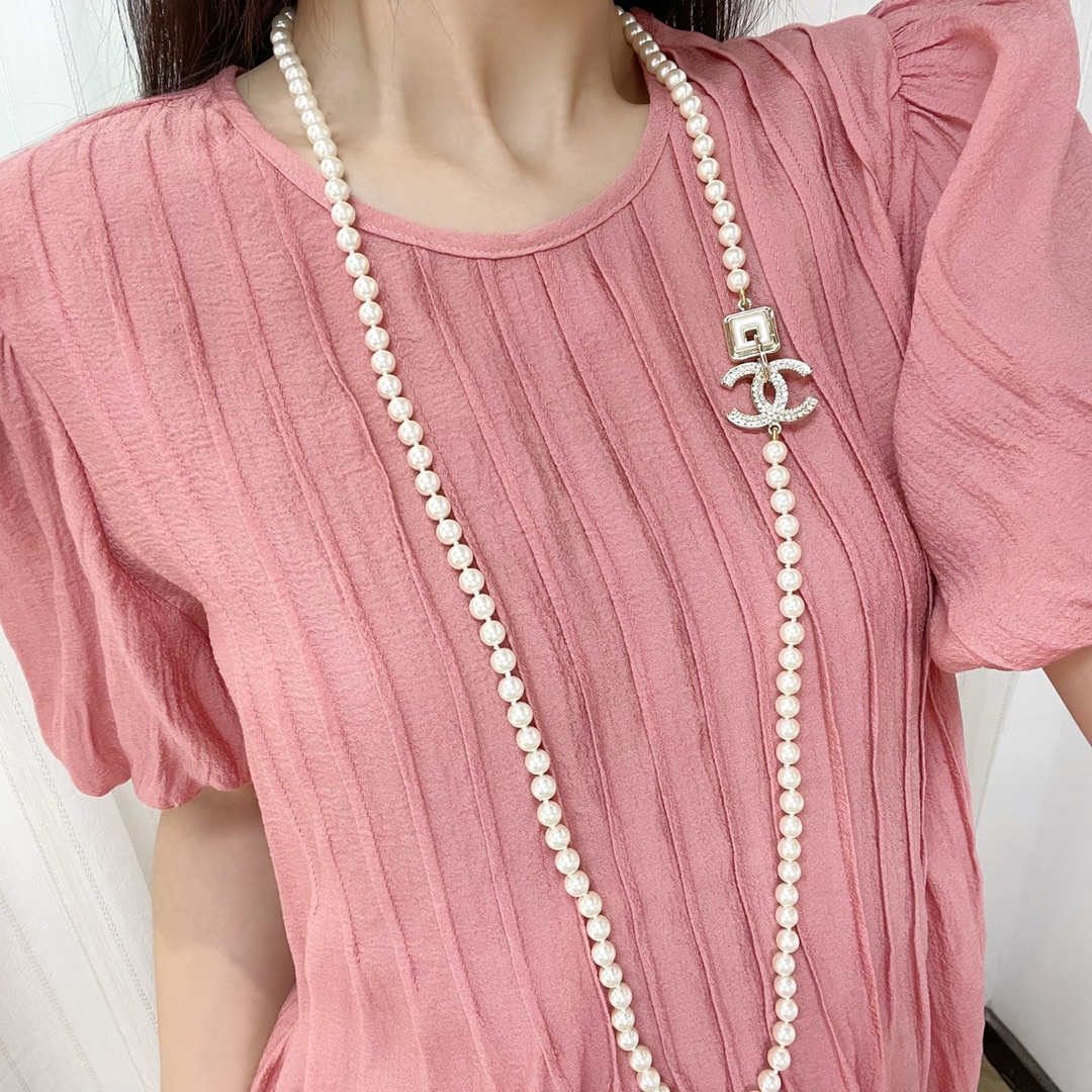 新款☑️CHANEL香奈儿双c满钻珍珠毛衣链项链