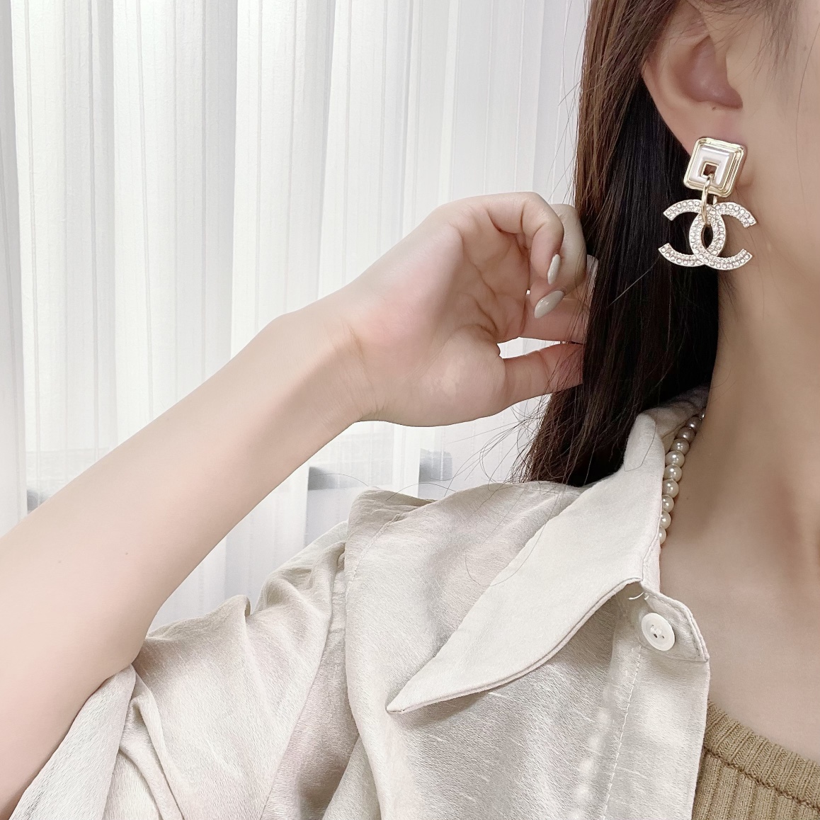 新款☑️CHANEL香奈儿c2双c满钻方形耳钉耳环
