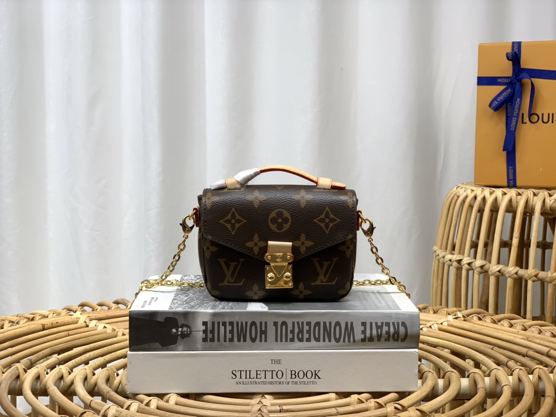Louis Vuitton LV Pochette MeTis Top
 Handbags Crossbody & Shoulder Bags Empreinte​ Chains M81267