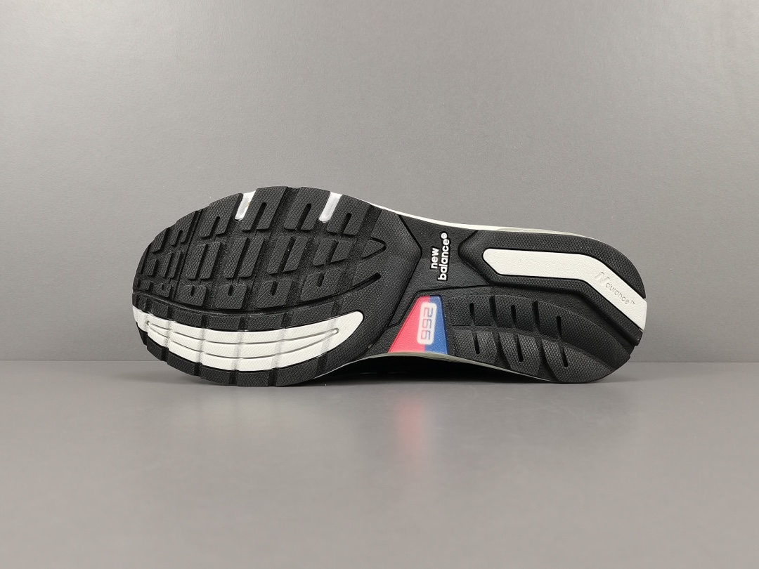  【专柜版：NB】黑灰色 New Balance 992 经典百搭低帮复古休闲跑步鞋  M992EB
 