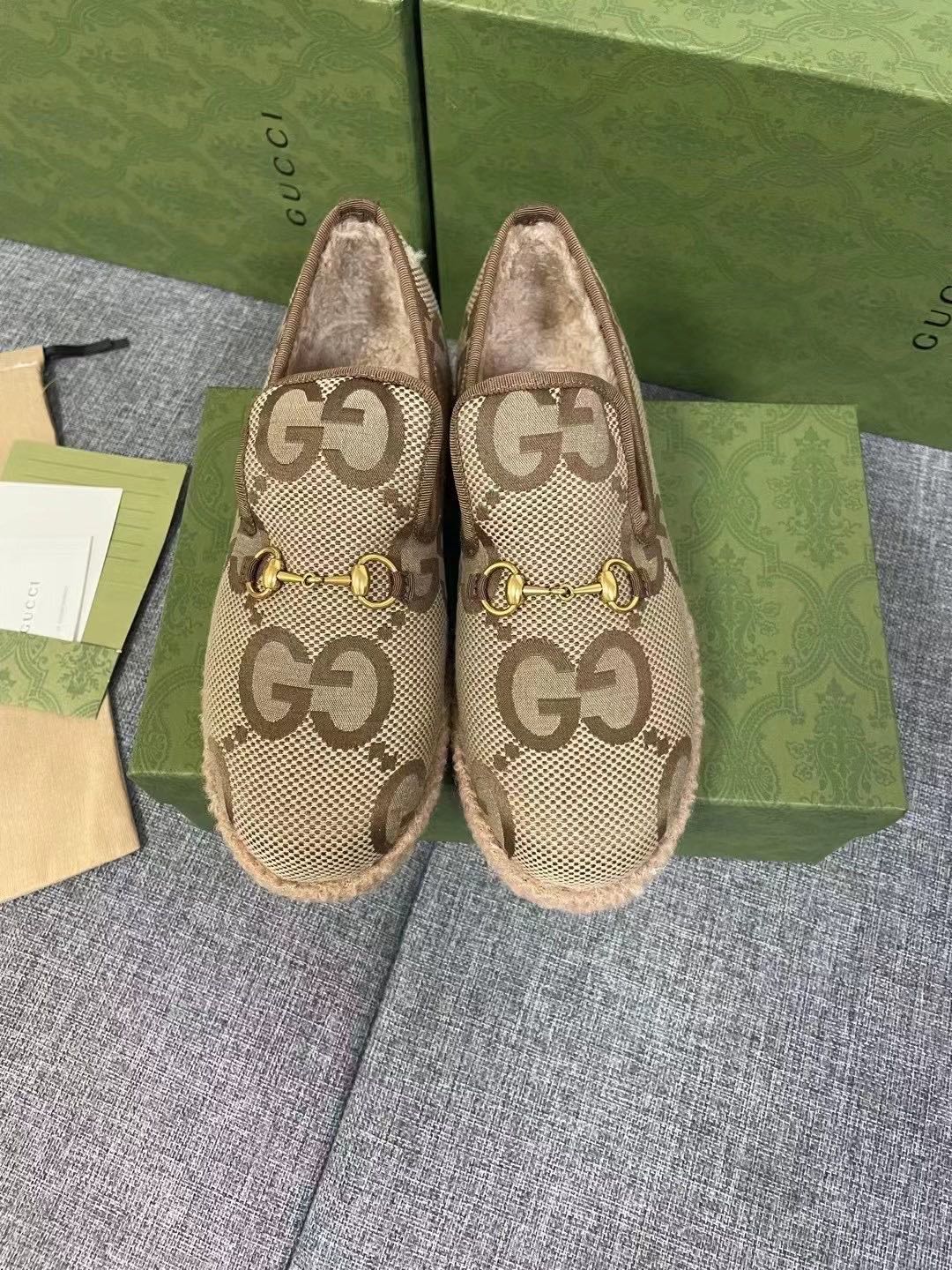 NO:651397,GUCCI official website new style women's autumn and winter wool loafers, woolen surface with hardware, Australian sheep fur integrated Teddy rolled wool lining, comfortable, warm and sweat-absorbent, 6 colors, size 35~41# (42 sizes can be customized), loafers, gucci, loafers, sheepskin19860909GUCCI 官网新款 女士 秋冬羊毛乐福鞋 毛呢面配五金澳洲羊皮毛一体泰迪卷羊毛内里舒适保暖吸汗 , 颜色6色出 码数35～41#（42码可定做）,乐福鞋,gucci,loafers,sheepskin,Women's Shoes
