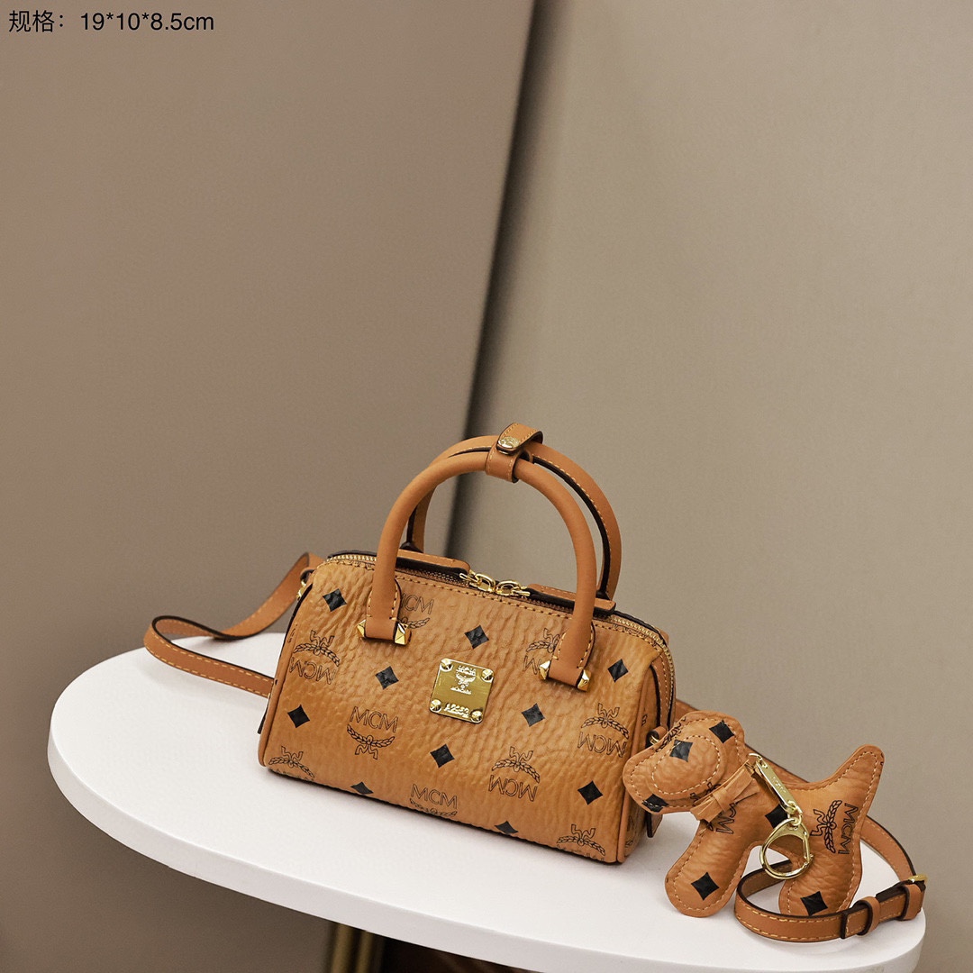 J0  MCM波士顿枕头包