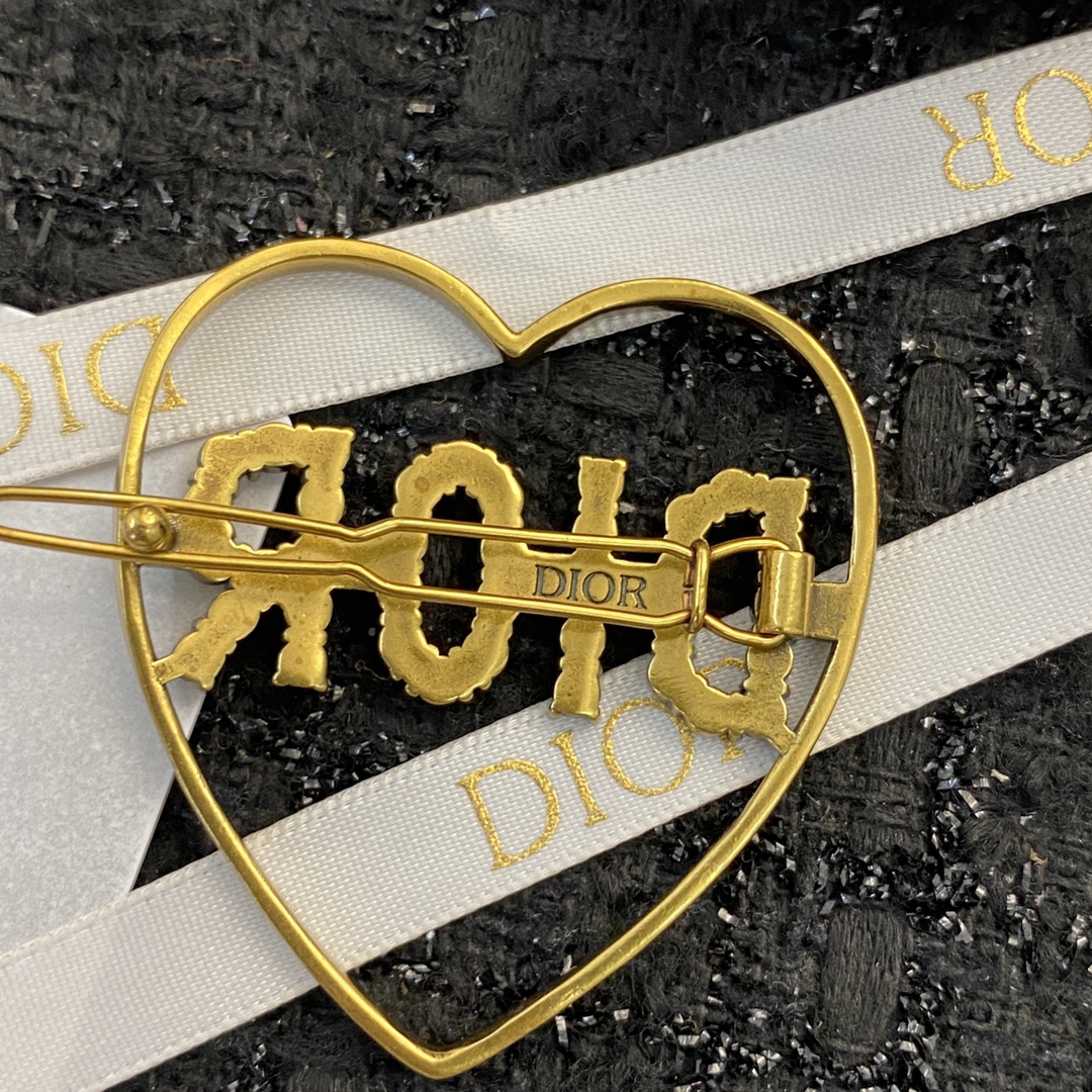 ❤️85包邮/原单代购级别
编码H1351  
🛍迪奥发夹热销款火爆上新❣
🛍同步专柜‼独家高端品质实拍图‼代购级别‼做工精致细腻👍重工版本😎超级仙女唯美的一款🧐做工超级细心无漏洞🤩媲美zp🌟买到就是赚到❤