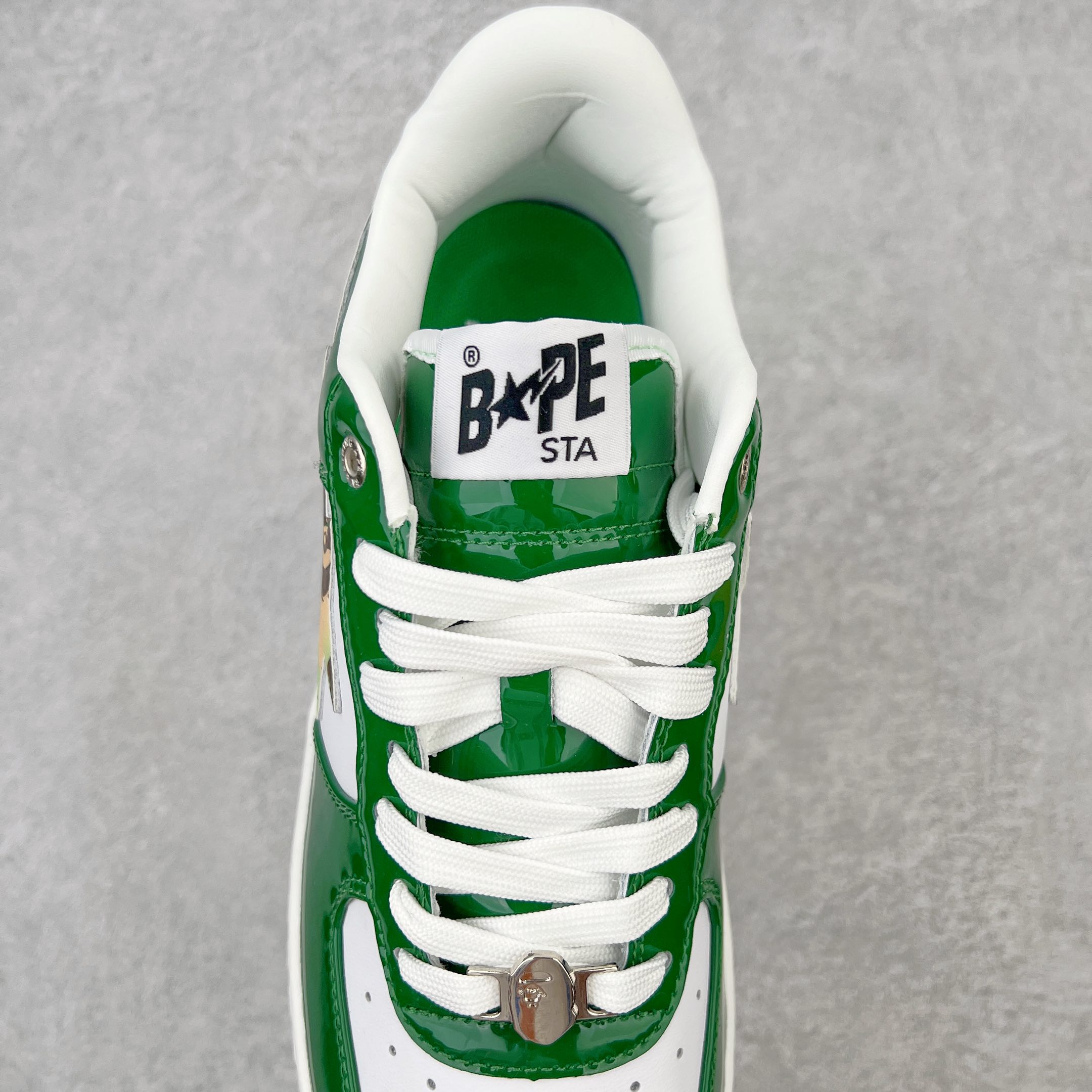 图片[5]-＃C版纯原 Bape Sta To Low 明星同款 猿人头经典漆皮低帮运动休闲板鞋 全套原纸板楦头开发 确保原汁原味 市场最完美低趴版型 一比一鞋头弧度高度鞋身弧度 外贸平台指定订单 匠心打造 开发时长超过半年 独家私模磨具冲刀加持 原厂特供皮料光泽色卡零偏差 内里均采用市场最好的超软原厂填充棉 原数据进口机台高频印压LOGO 最高QC检验标准 控制溢胶瑕疵 深浅定位均保持zp一致 中底嵌入Ortholite缓震材质 全套原包装 包含猿人logo 定制防尘袋 尺码：36 36.5 37 38 38.5 40 40.5 41 42 42.5 43 44 44.5 45 46-选品中心