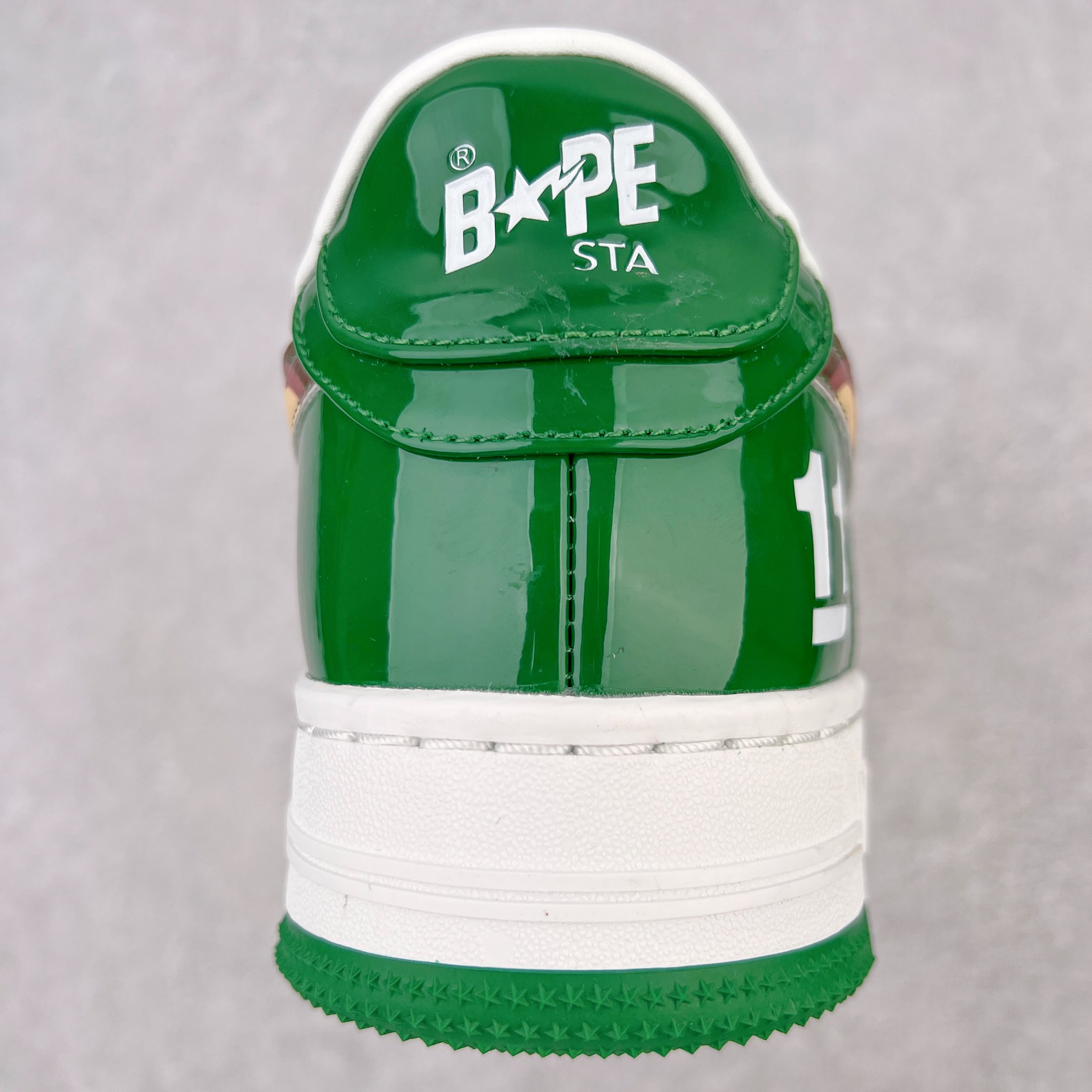 图片[8]-＃C版纯原 Bape Sta To Low 明星同款 猿人头经典漆皮低帮运动休闲板鞋 全套原纸板楦头开发 确保原汁原味 市场最完美低趴版型 一比一鞋头弧度高度鞋身弧度 外贸平台指定订单 匠心打造 开发时长超过半年 独家私模磨具冲刀加持 原厂特供皮料光泽色卡零偏差 内里均采用市场最好的超软原厂填充棉 原数据进口机台高频印压LOGO 最高QC检验标准 控制溢胶瑕疵 深浅定位均保持zp一致 中底嵌入Ortholite缓震材质 全套原包装 包含猿人logo 定制防尘袋 尺码：36 36.5 37 38 38.5 40 40.5 41 42 42.5 43 44 44.5 45 46-选品中心