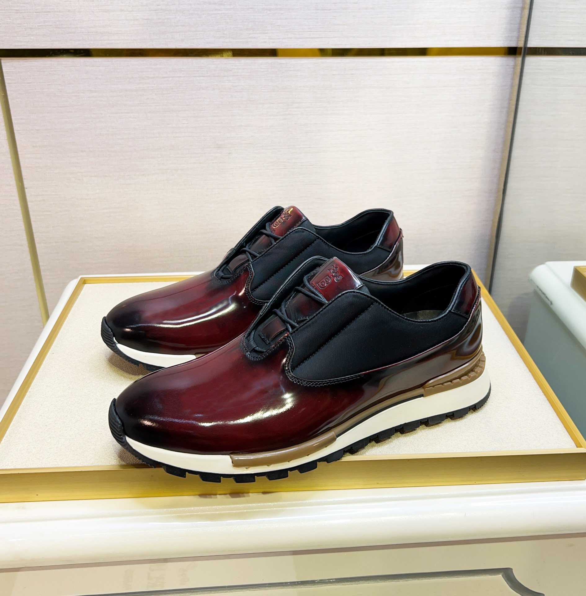 Colección Berluti de stock propio! Avalada por Eddie Peng, la marca de lujo se remonta a su ADN-pati