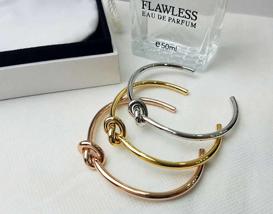 “Celine Bracelets: Elegant, Detailed Design in Platinum, Gold, and Rose Gold for Men and Women”