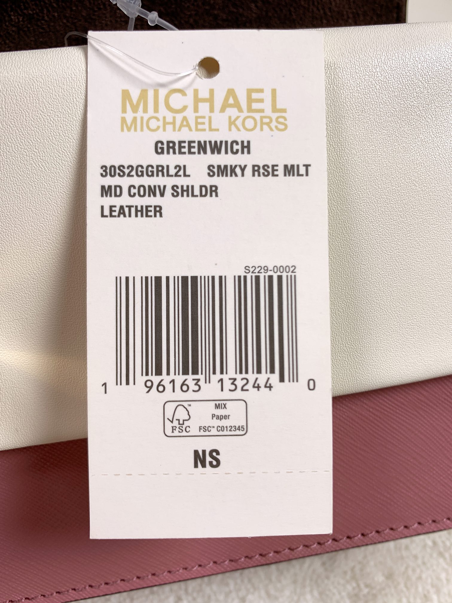 Michael Kors ～Greenwich双盖头酒神粉拼，采用十字纹牛皮三色拼接，大方
