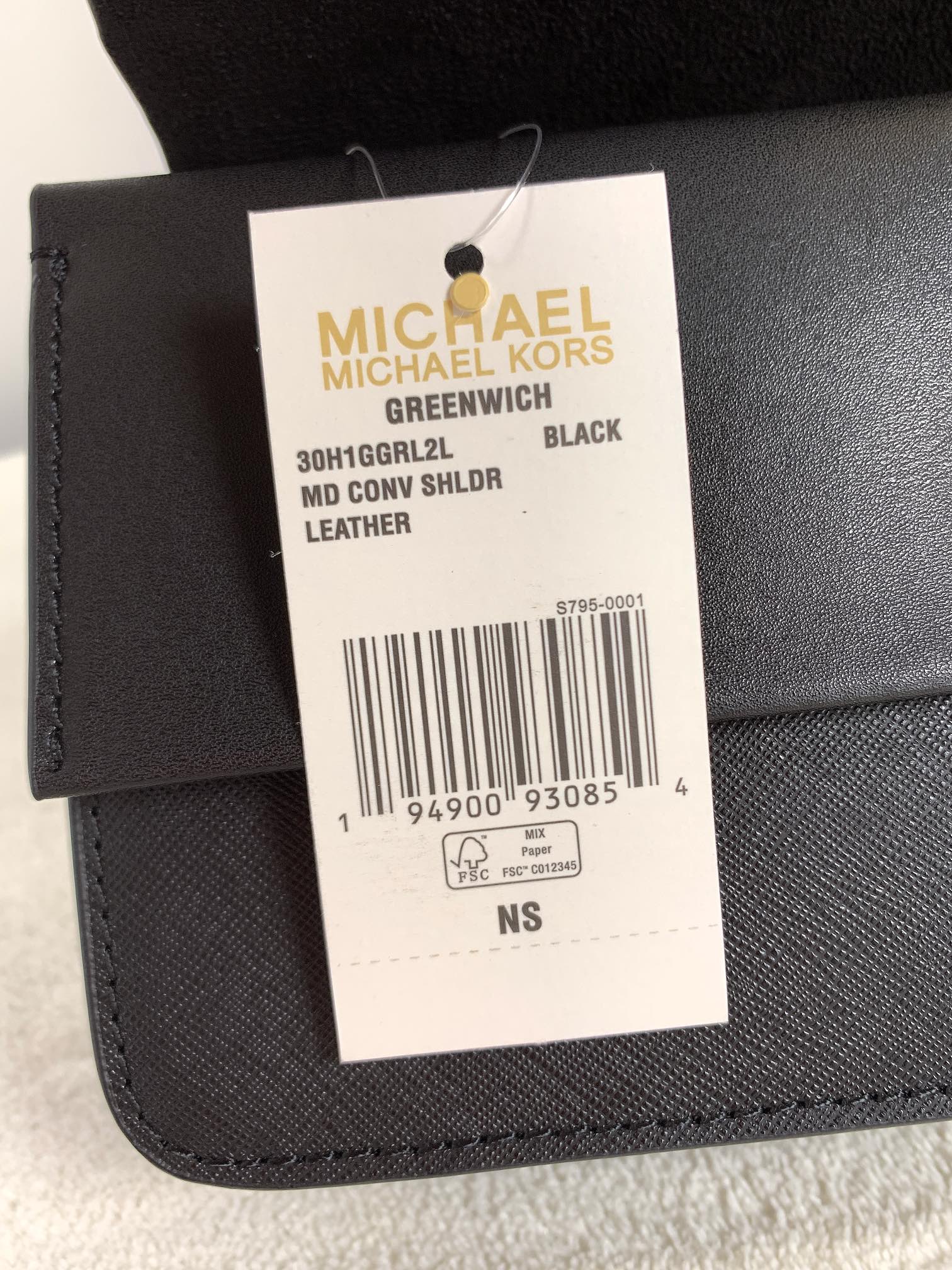 Michael Kors ～Greenwich双盖头酒神黑色，采用十字纹牛皮纯色拼接，大方