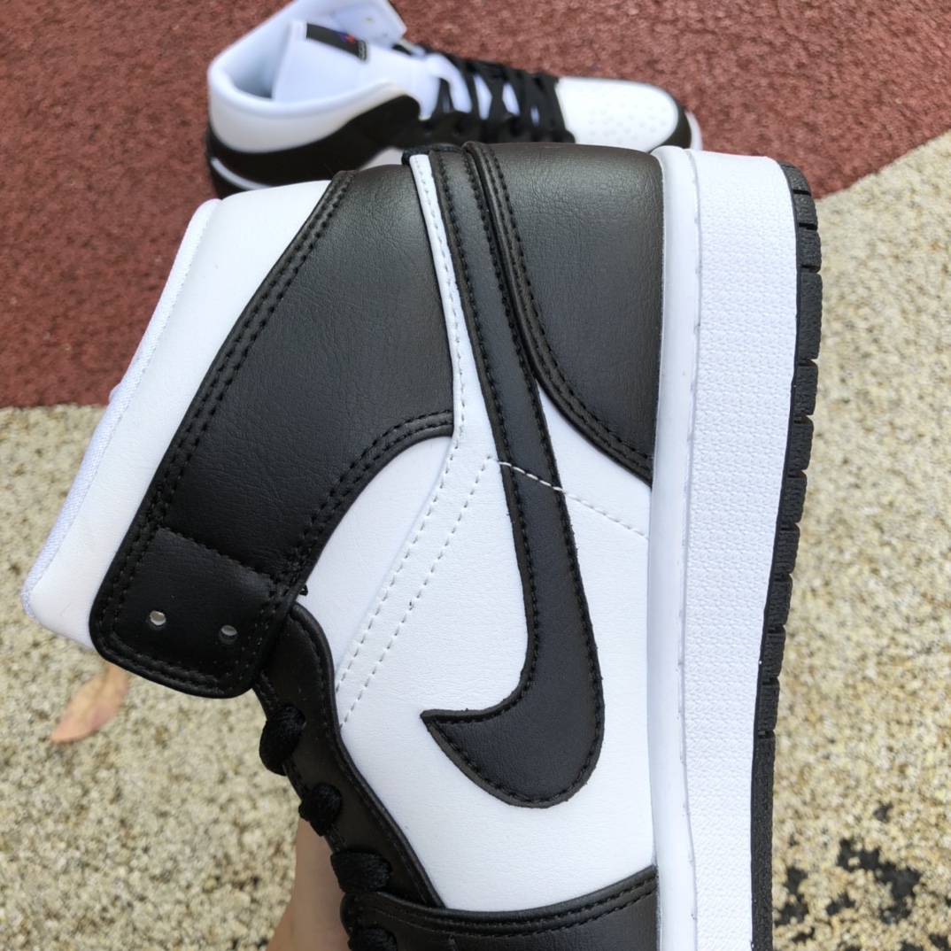 300  Air jordan 1黑白图案 中帮 篮球鞋 DR9495-001