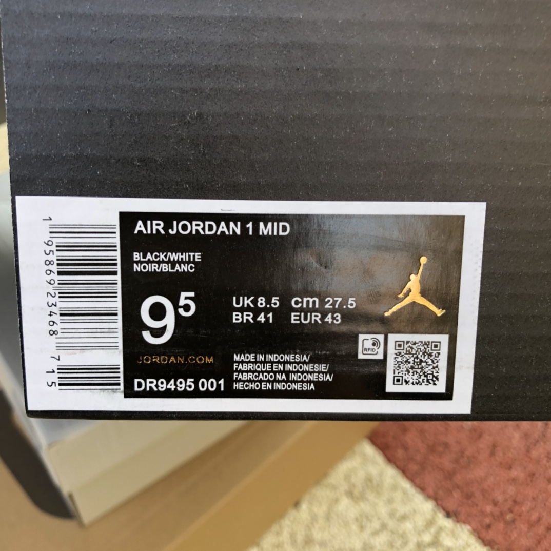 300  Air jordan 1黑白图案 中帮 篮球鞋 DR9495-001