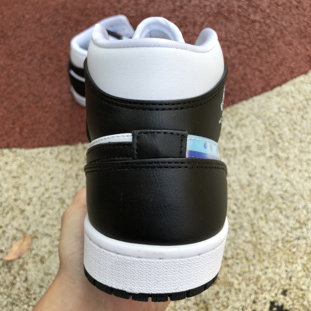 300  Air jordan 1黑白图案 中帮 篮球鞋 DR9495-001