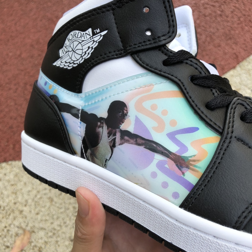 300  Air jordan 1黑白图案 中帮 篮球鞋 DR9495-001