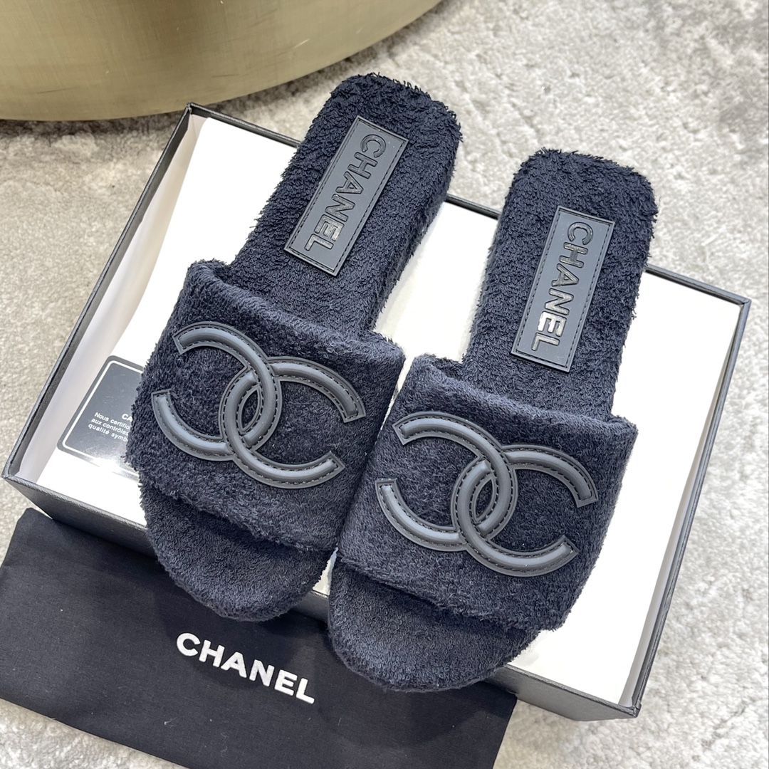 CHANEL воўнавыя тапачкі-шлёпанцы, рамбічная воўна ягняці, унутраная падкладка з воўны, гумавая супрацьслізготная падэшва, упакоўка ад бутіка
