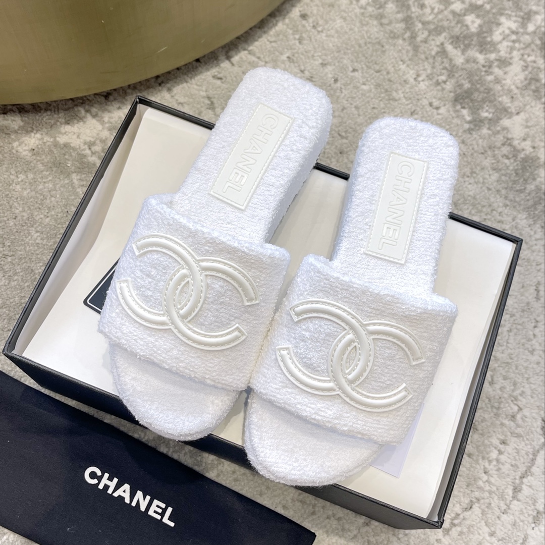 CHANEL воўнавыя тапаткі, рамбічная воўна, унутраная падшэўка з воўны, гумавая супрацьслізготная падэшва, упакоўка ад бутіка
