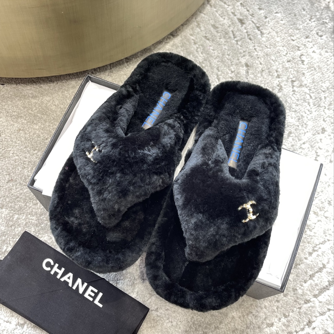 CHANEL воўнавыя тапачкі, ромбападобная воўна, унутраная падкладка з воўны, гумавая супрацьслізготная падэшва, упакоўка ад бутіка