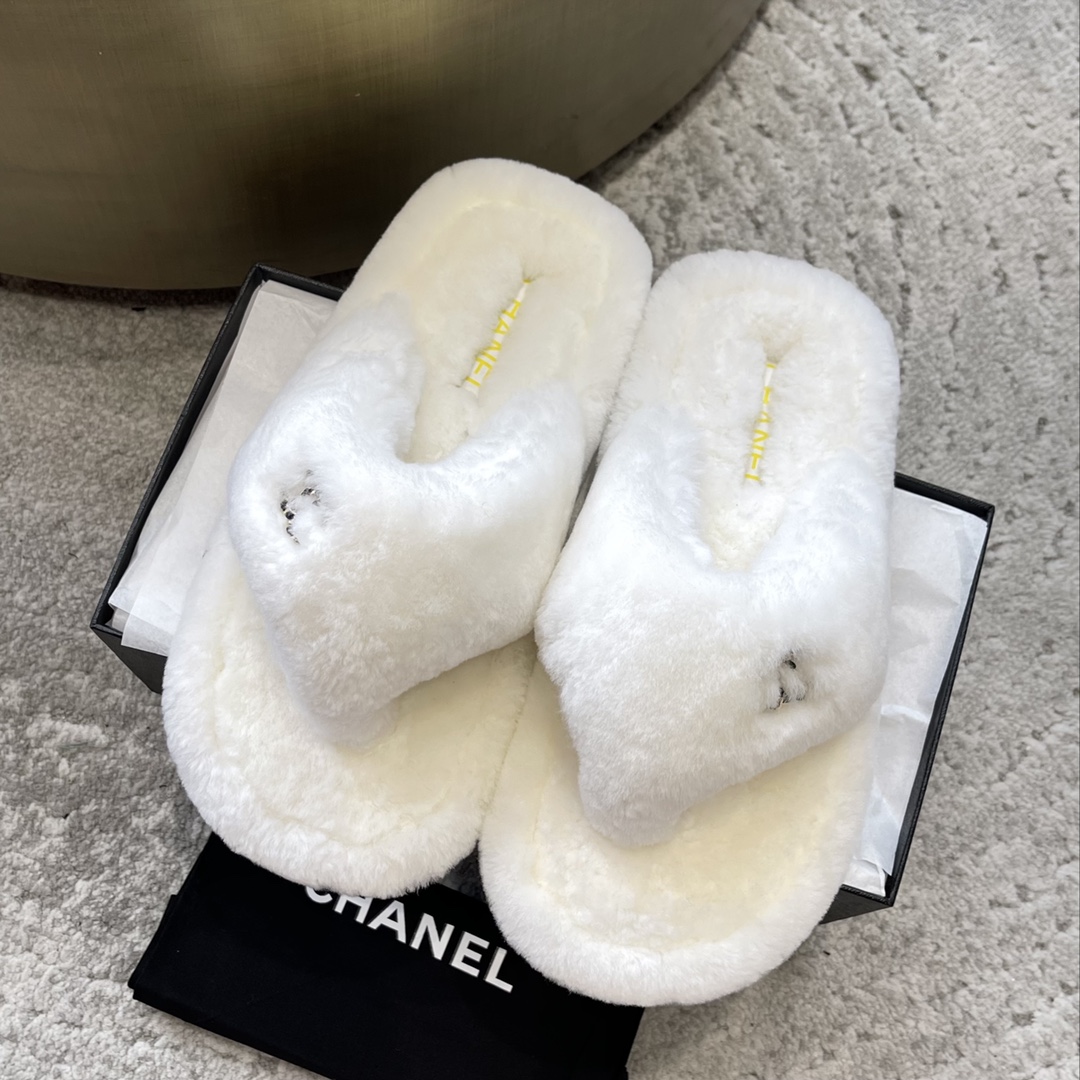 CHANEL воўнавыя тапачкі, рамбічная воўна, унутраная падкладка з воўны, гумавая супрацьслізготная падэшва, упакоўка ад бутіка