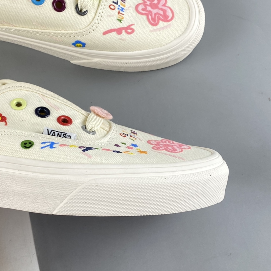 Vans Authentic new limited fresh graffiti embroidery white shoes VN0A4BV9676