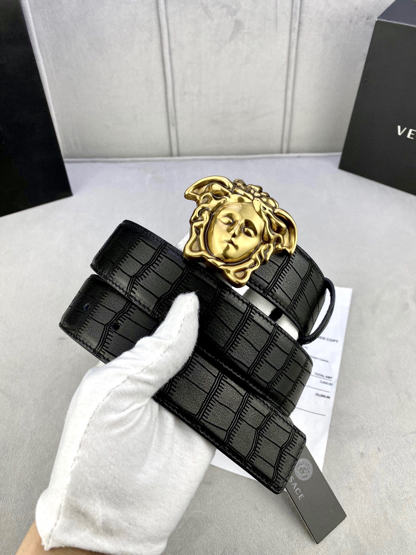 Stylish Deer Belt with Medusa Head-Button for Elegant Look - 图片 3