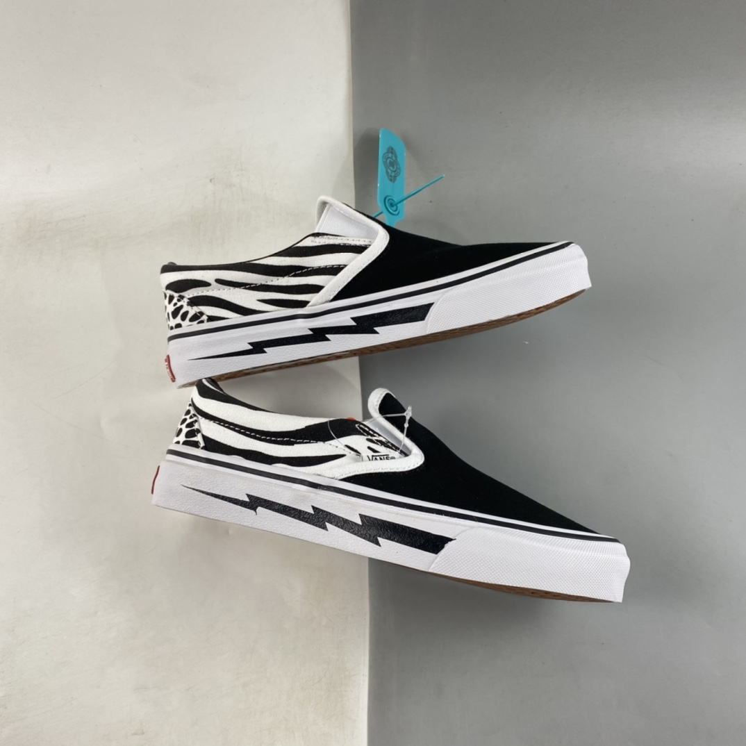 Vans Classics Slip-On lazy black and white graffiti printing low-top sneakers VN0A40DWN0Q