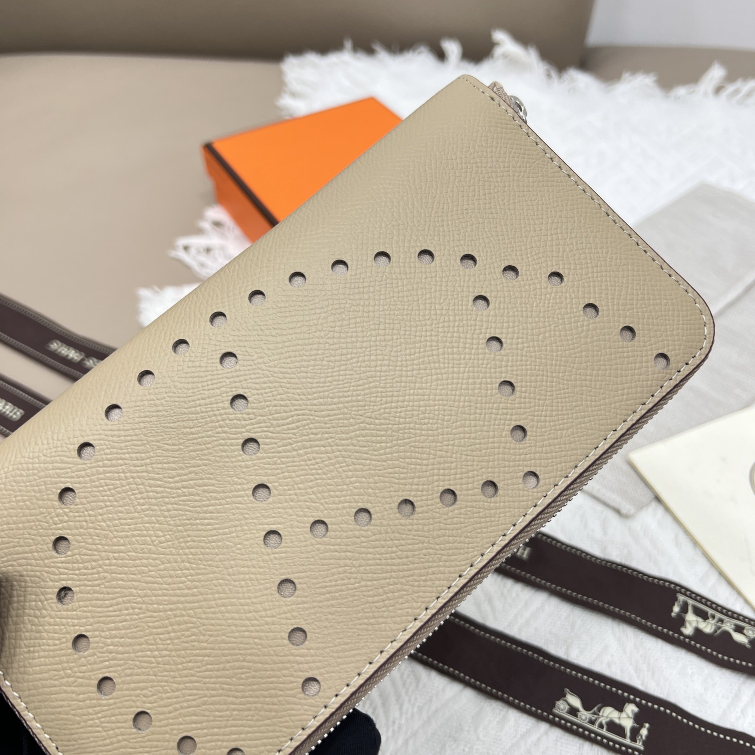 Hermès Constance Hand Palm Grain Leather Zip Around Wallet - Elegant & Stylish 6 a1660413254841 3474