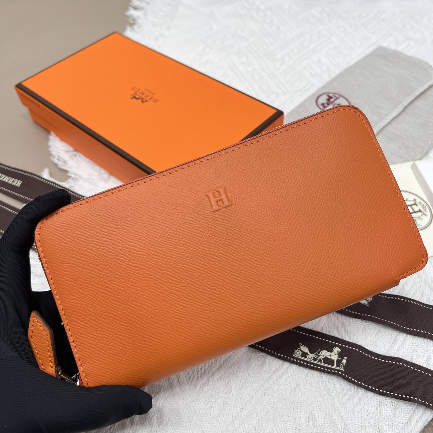 Elegante Cartera Constance de Piel Genuina Hermes - Diseño Compacto y Funcional