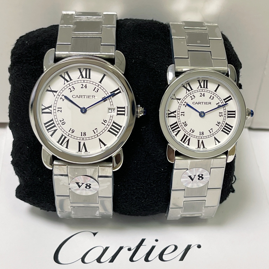 L0   顶级品质 v8台湾厂 卡地亚 Cartier RONDE DE CARTIER伦敦系列 情侣腕表 大号小号,搭载原装进口石英机芯壳套外观与原装一致大号直径尺寸：36mm直径，小号直径尺寸:29.5mm。搭配进口意大利小牛皮原装扣