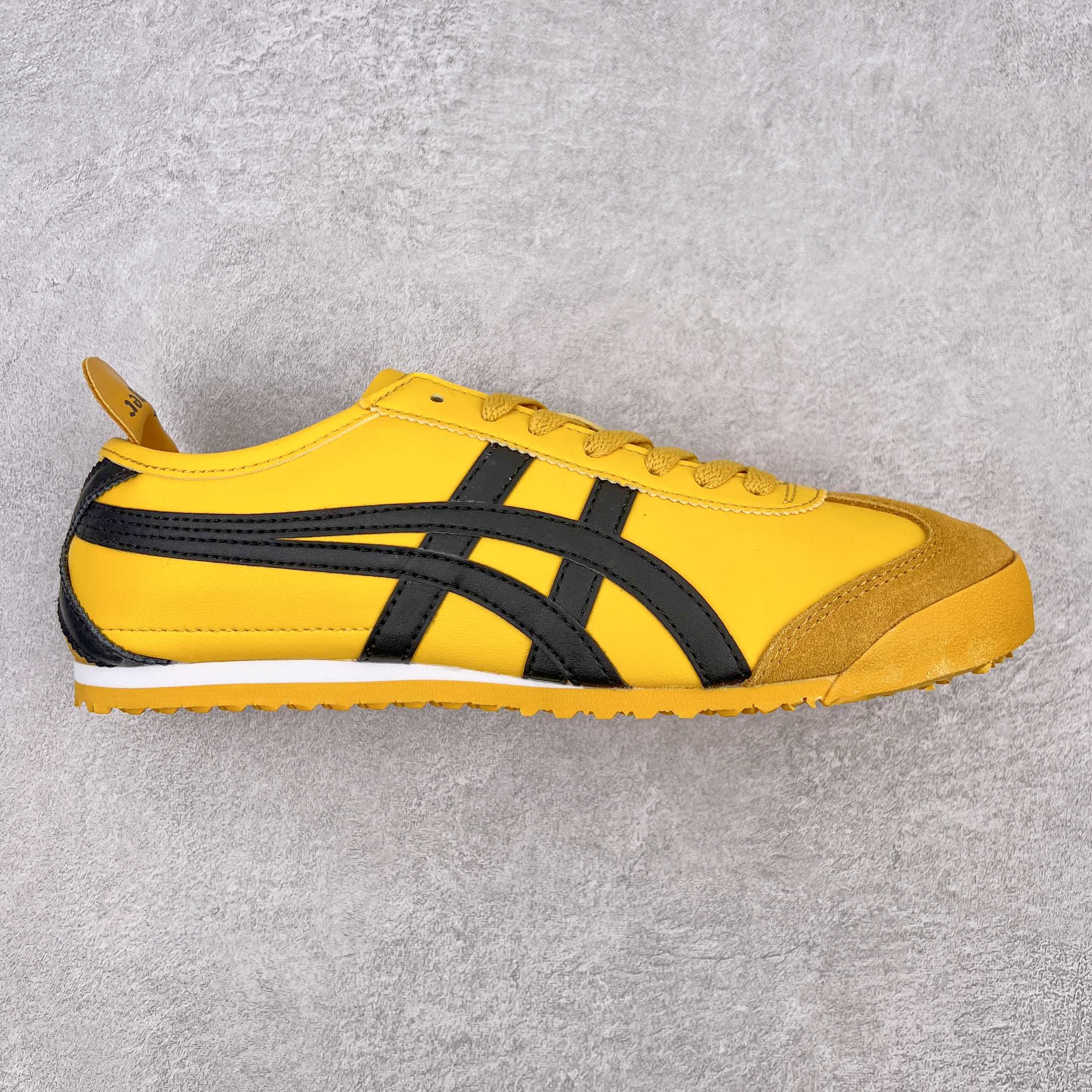 零售💰200 ＃S版 开春福利‼Onitsuka Tiger MEXICO 66 亚瑟士鬼冢虎复古经典板鞋 产品从款式颜色造型上体现出追求舒适和细节的完美 鞋类更是推崇手工制作的严谨与完美 融舒适性与可穿性的设计风格 注重细节的完美和别致魅力 既保持稳重 又不失轻松的时尚感 尺码：36 37 37.5 38 39 39.5 40 40.5 41.5 42 42.5 43.5 44 45 编码：Sby2936000-运动鞋