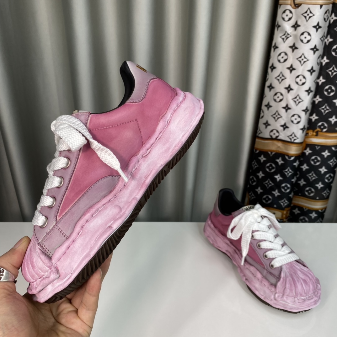 💰350 【MMY】三原康裕，贝壳头春季新款，品牌订单，原单品质🌈
 设计师大胆构思，结合时代潮流气息，完美出炉。超级舒适百搭，全新运动风格设计，堪称完美，众多明星网红为他代言☄️
材质：鞋面原版定制头层丝绸牛皮。
内里：丝绸羊皮里，
大底：原开模钢印EVA组合大底
•┈┈┈┈┈┈★┈┈┈┈┈┈┈•
码数：女35～39（34、40、定做不退换）
            男39～44（38、45、定做不退换）
         全套专柜原包装