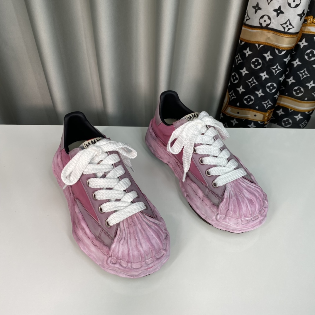 💰350 【MMY】三原康裕，贝壳头春季新款，品牌订单，原单品质🌈
 设计师大胆构思，结合时代潮流气息，完美出炉。超级舒适百搭，全新运动风格设计，堪称完美，众多明星网红为他代言☄️
材质：鞋面原版定制头层丝绸牛皮。
内里：丝绸羊皮里，
大底：原开模钢印EVA组合大底
•┈┈┈┈┈┈★┈┈┈┈┈┈┈•
码数：女35～39（34、40、定做不退换）
            男39～44（38、45、定做不退换）
         全套专柜原包装