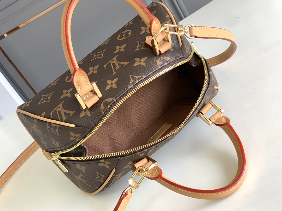 A super mini and adorable bag - Bag 8
