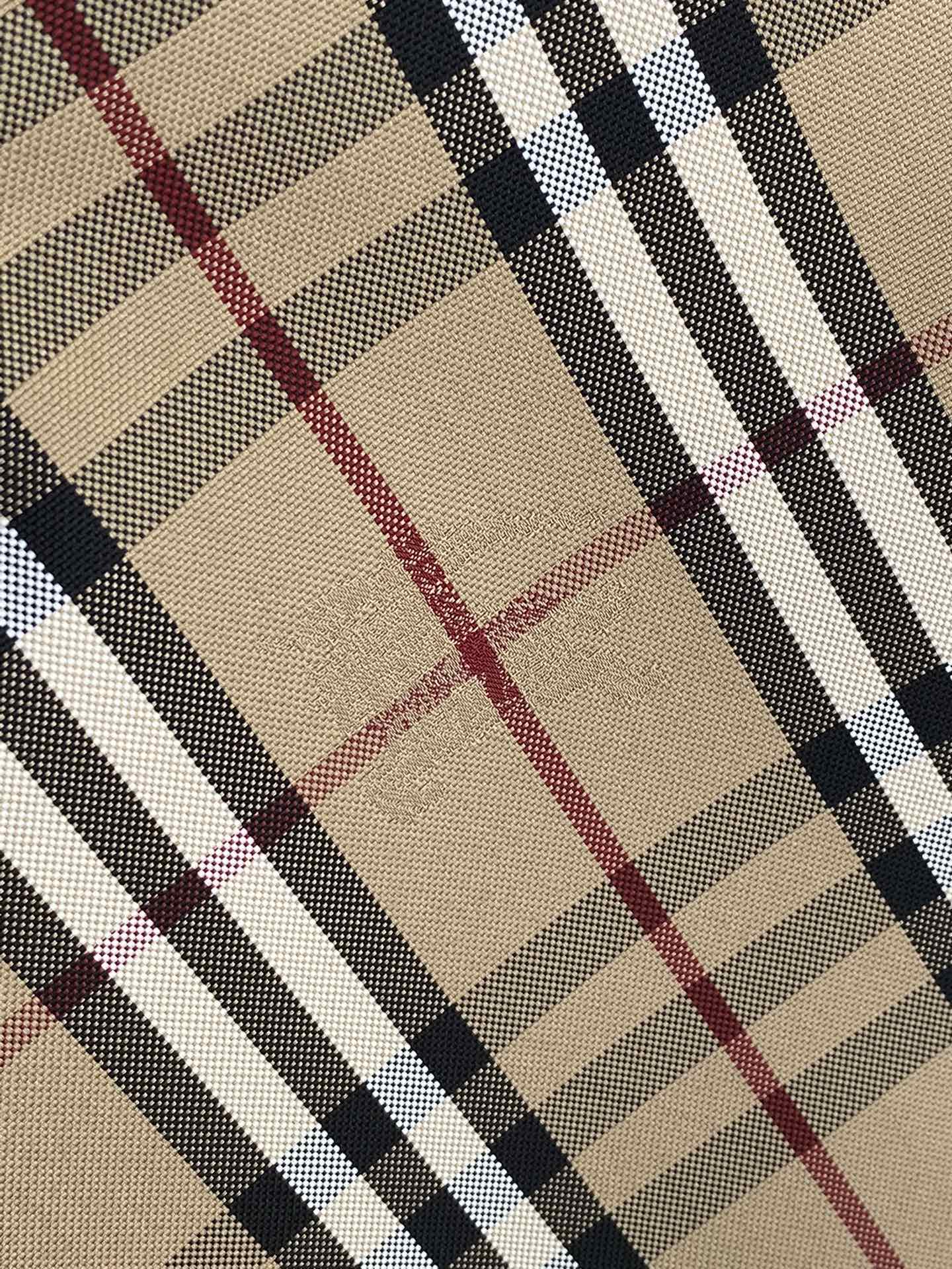 Burberry巴宝莉进口小牛皮配ykk黄铜五金隐形战马购物袋8812