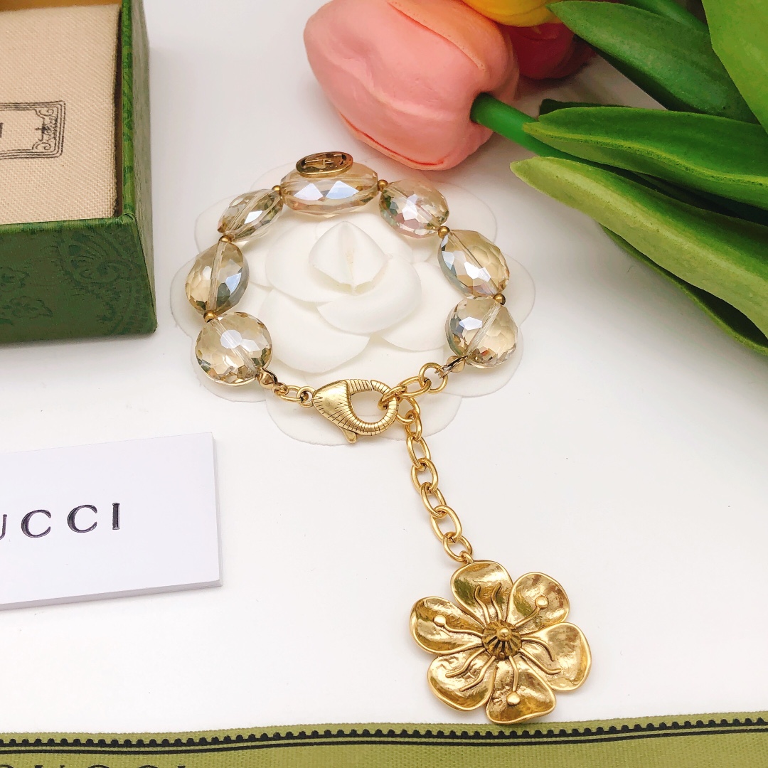 Número GSL0034, pulsera de Gucci GUCCI con doble G y cristales de flores, estilo vintage y elegante 💚