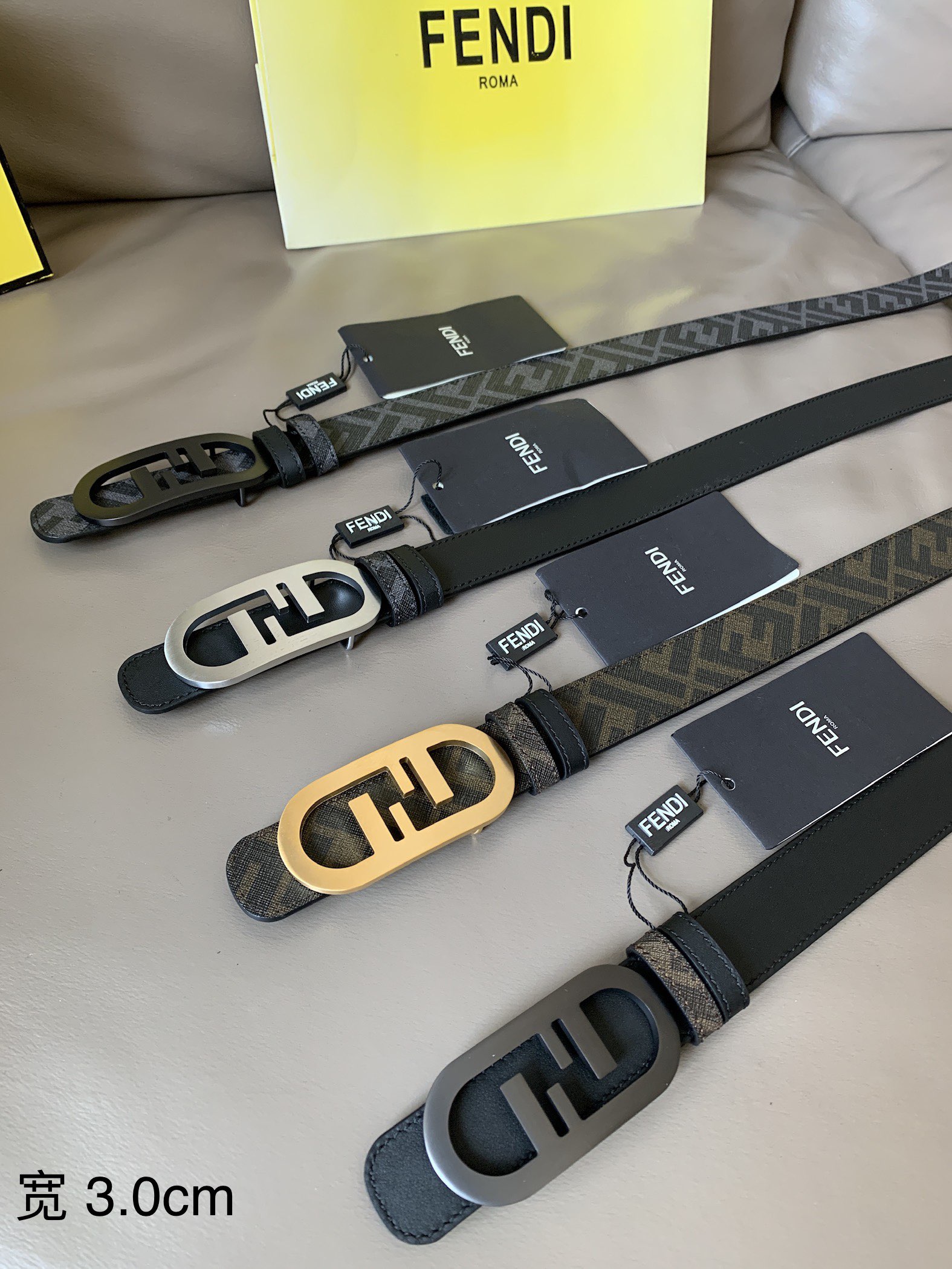 Fendi 五金做工精细 线条流畅 表面光滑 𝐙𝐏电镀工艺 香港通关【𝐇𝐀𝐀𝐒】 进口皮料